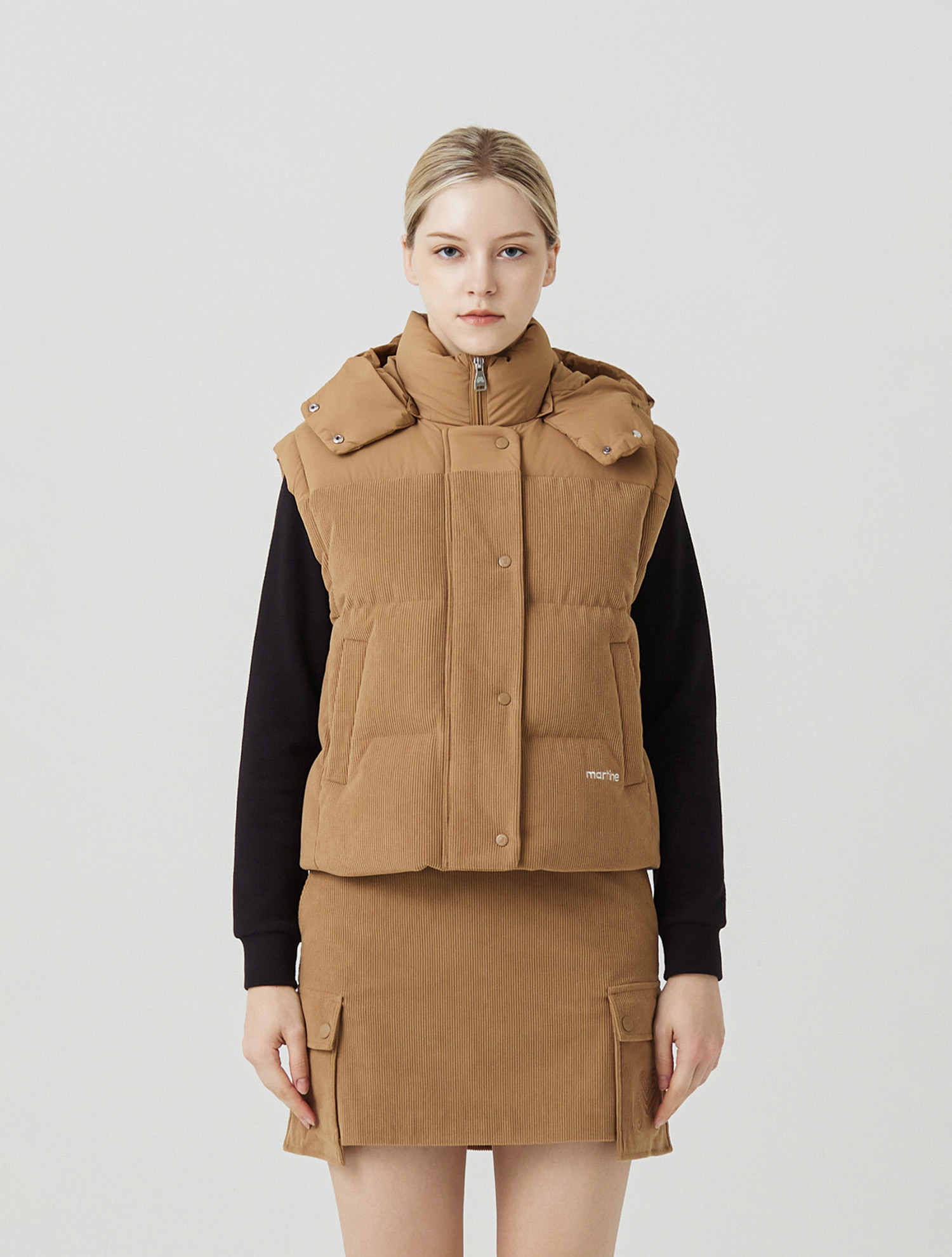 Short Down Vest_BEIGE (QW0EWV40353)