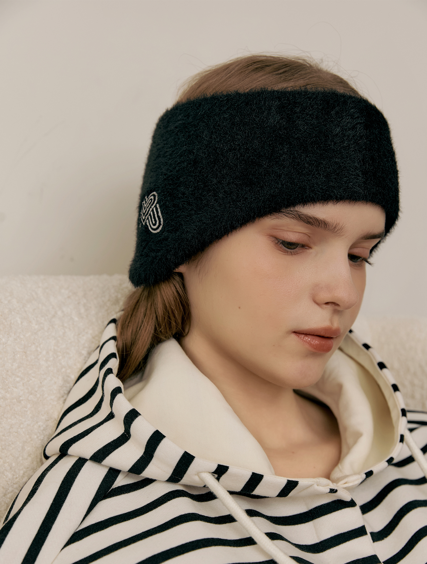 Symbol Knit Ear Warmer_BLACK (QWAFAWM40139)