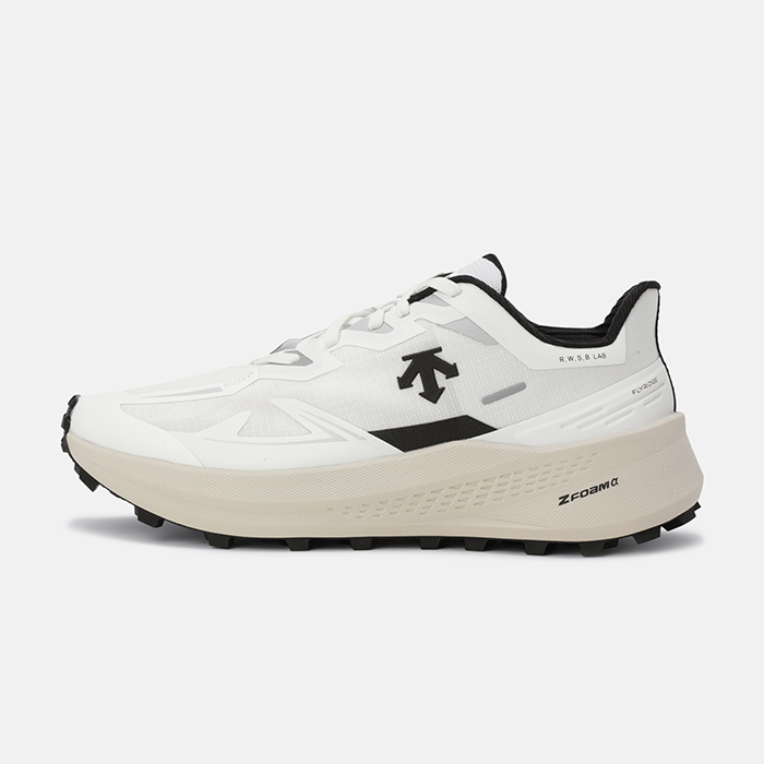 (공용) 데상트 플라이릿지 V2 SQ313RRN82-WHT0